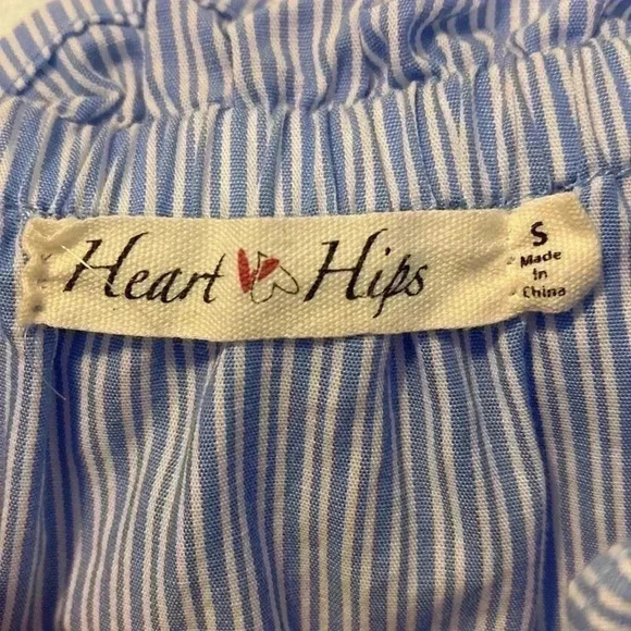 Size Small  Women’s Tank - Picture 6 of 6